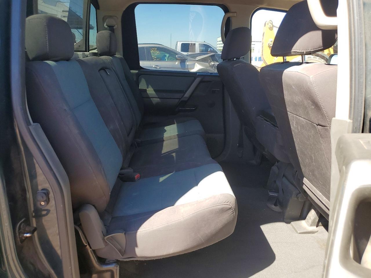 2006 Nissan Titan XE