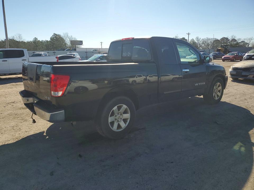 2005 Nissan Titan XE