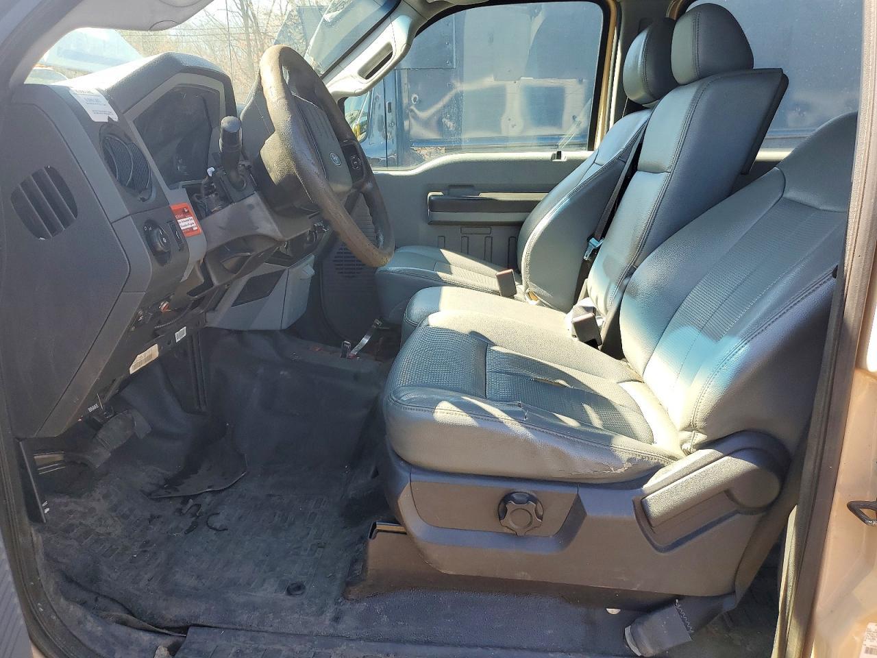 2015 Ford F450 Super Duty Flatbed Truck