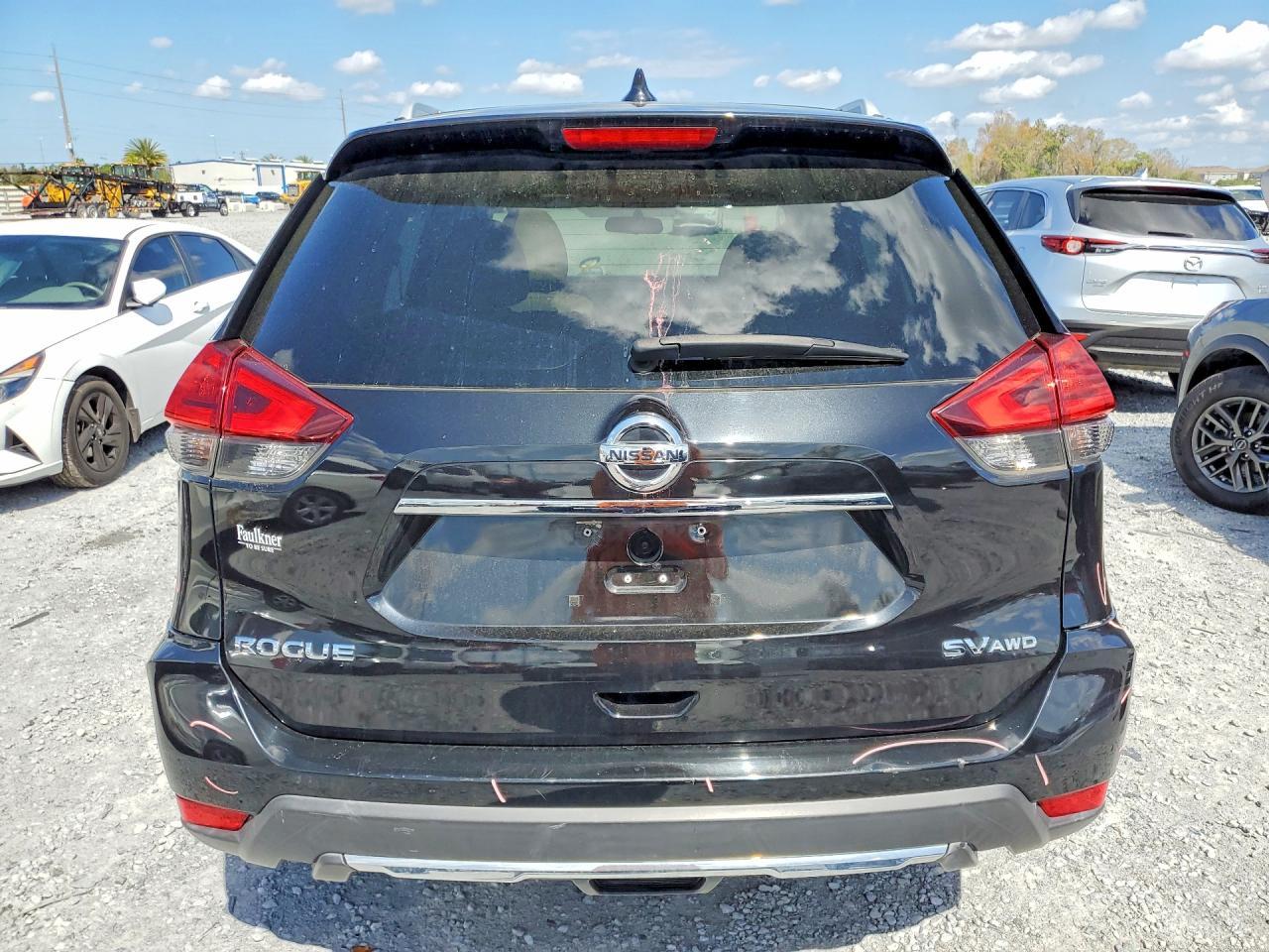 2017 Nissan Rogue sv