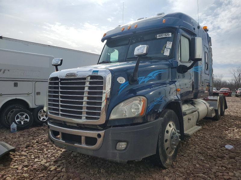 2013 Freigliner 2013 Freightliner Cascadia Semi Truck