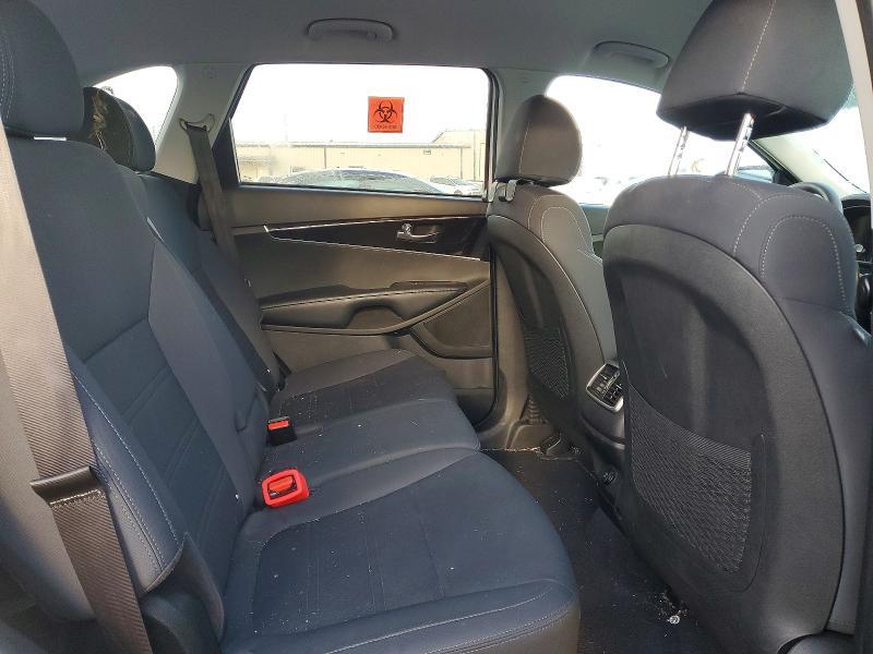 2019 KIA Sorento lx V6