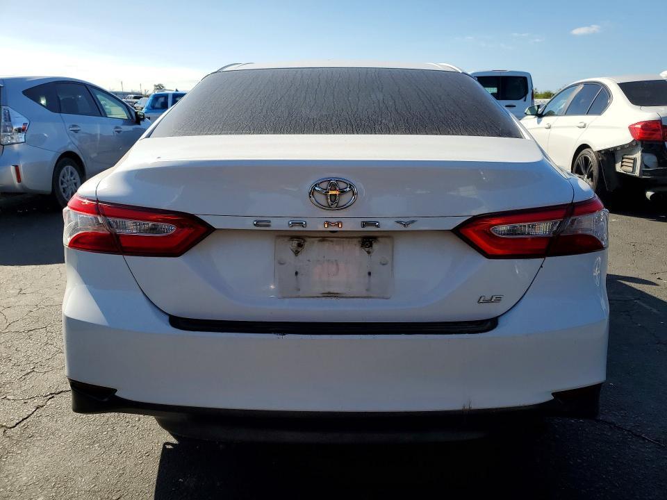 2018 Toyota Camry le