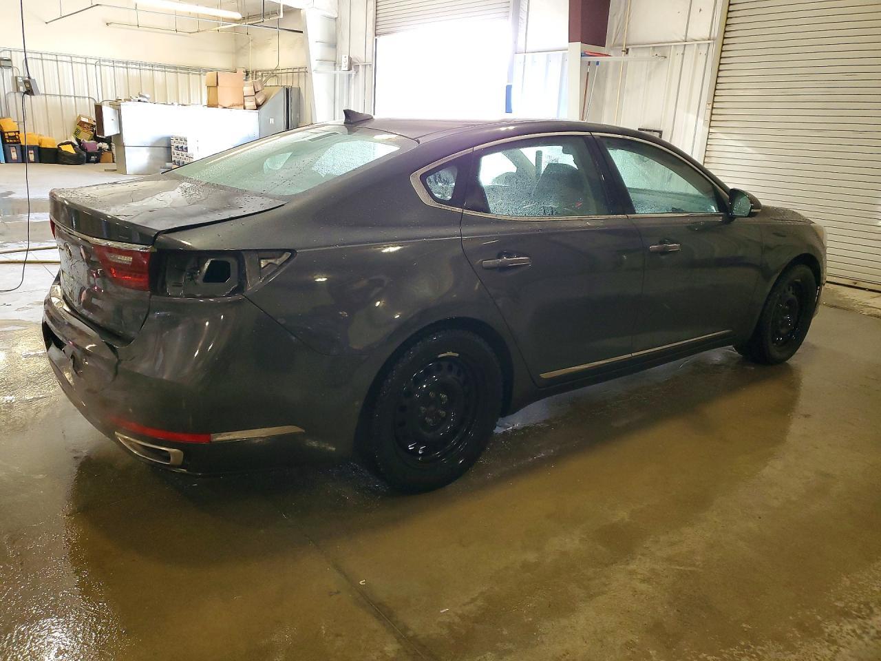 2017 KIA Cadenza Premium