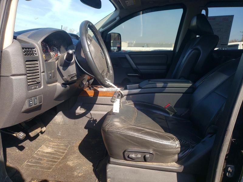 2010 Nissan Titan SE