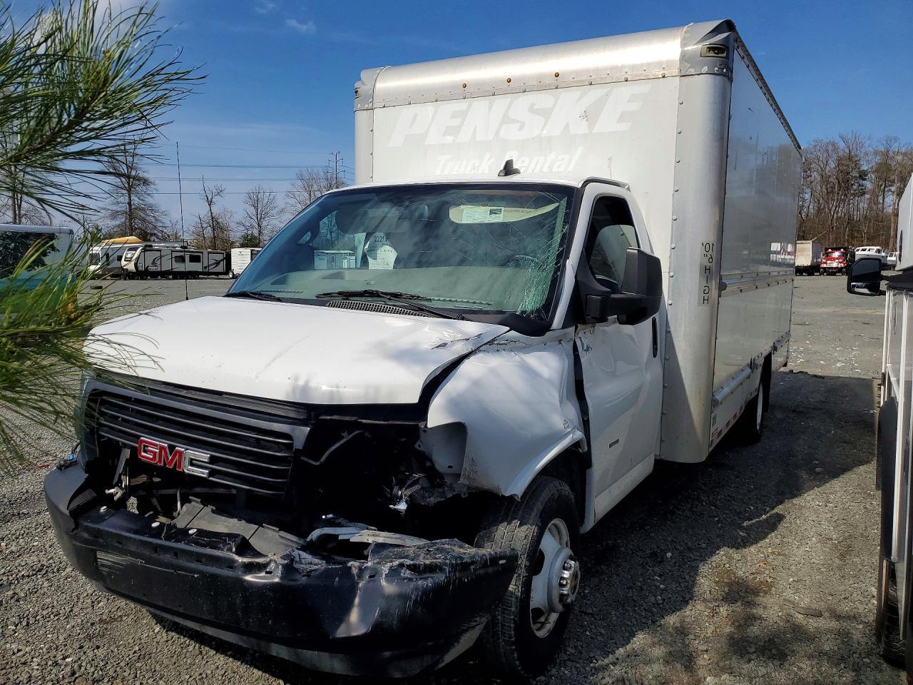 2023 GMC Savana BOX Truck