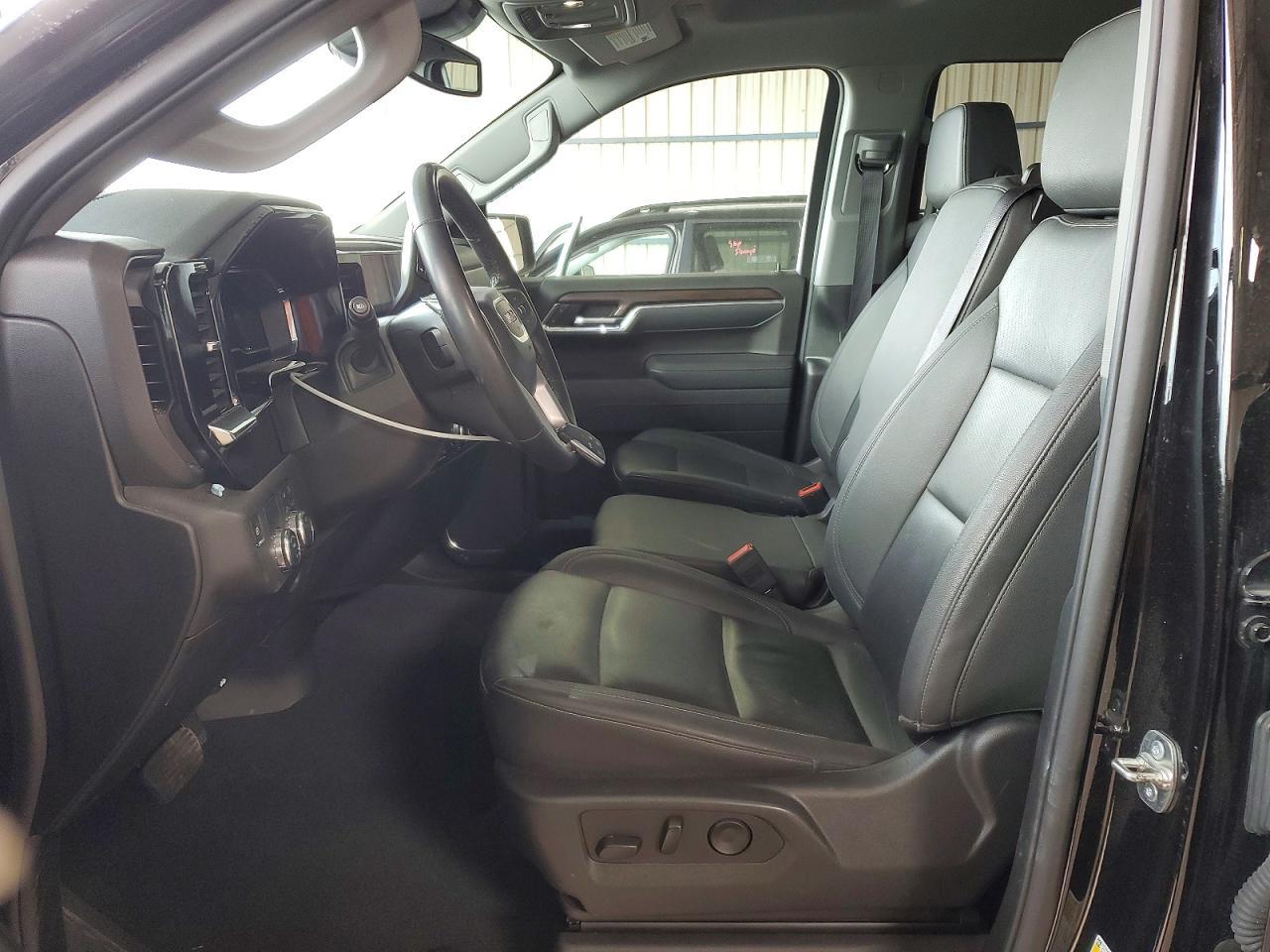 2025 GMC Sierra C1500 SLT