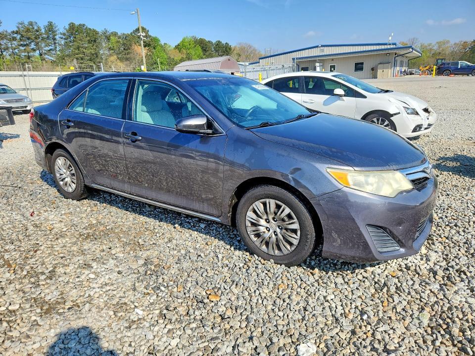 2013 Toyota Camry le