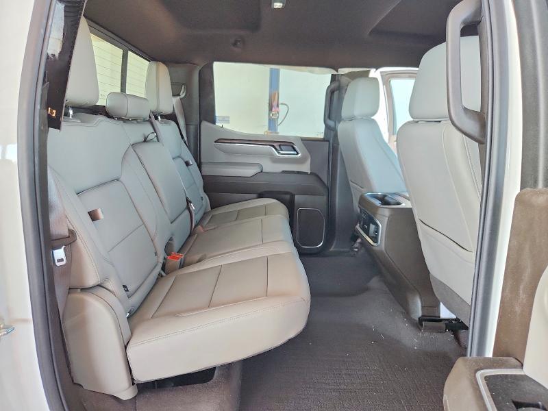 2024 GMC Sierra K1500 slt