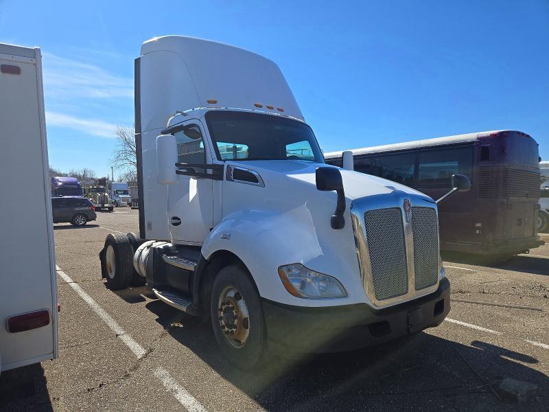 2016 Kenworth T680 Semi Truck