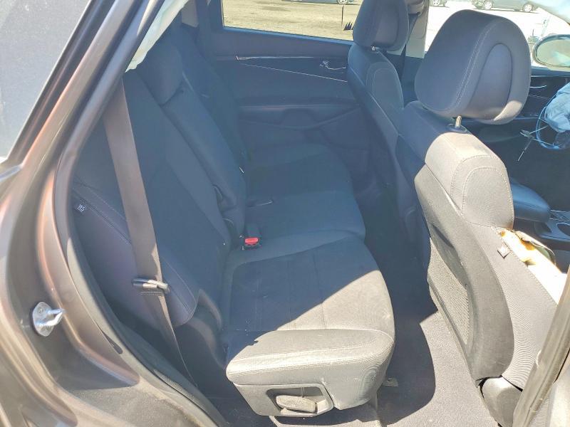 2016 KIA Sorento lx V6