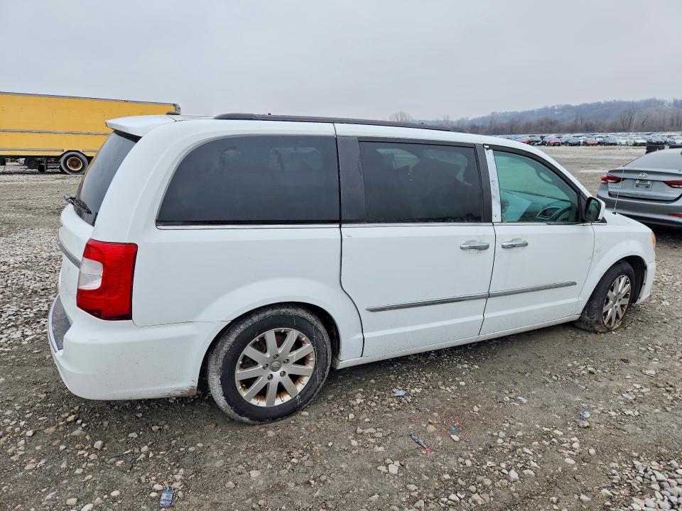 2016 Chrysler Town & Country Touring
