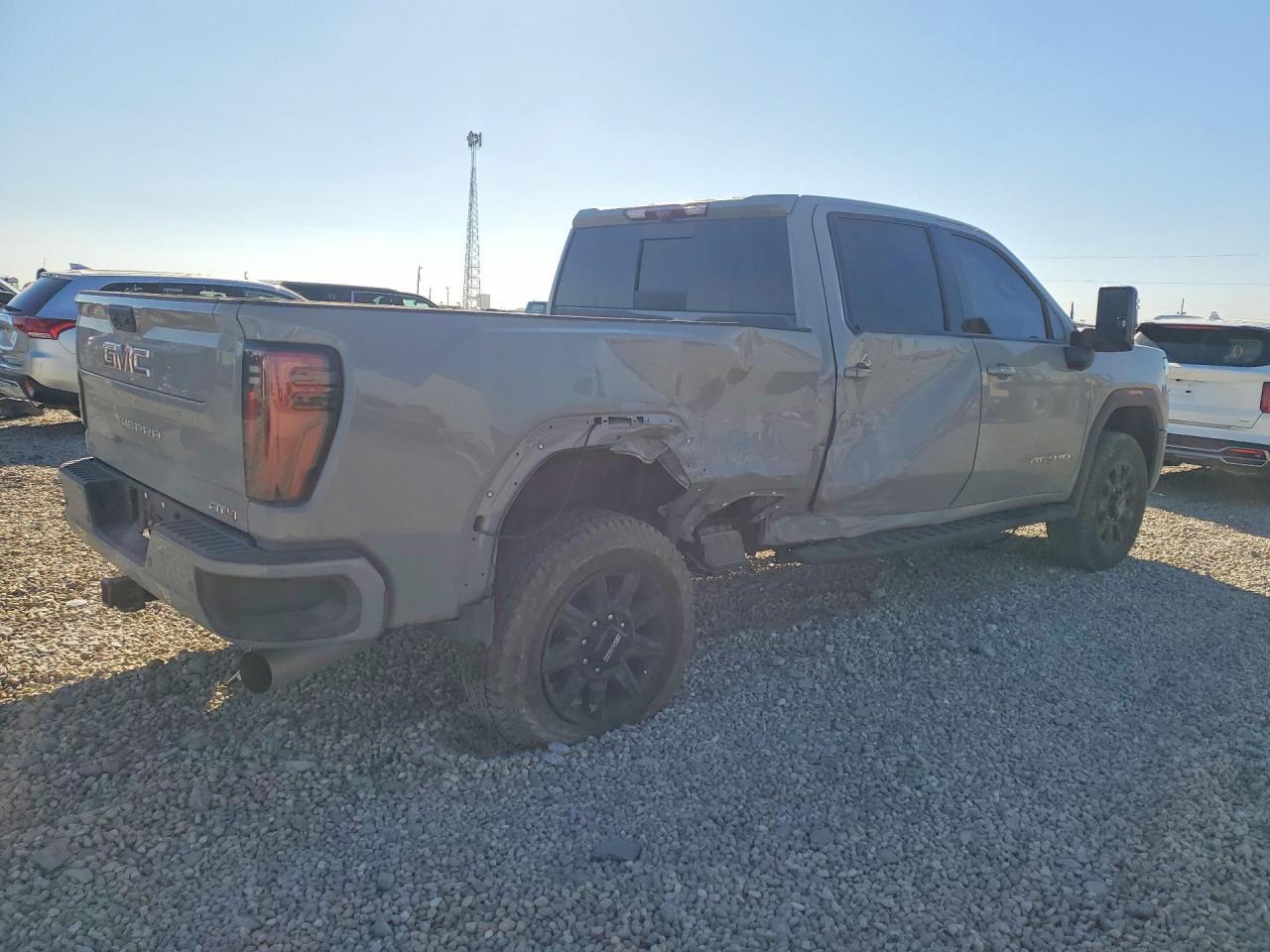 2025 GMC Sierra K2500 AT4