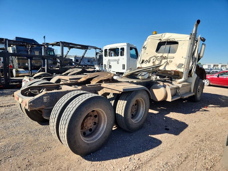 2020 Peterbilt 567 Semi Truck