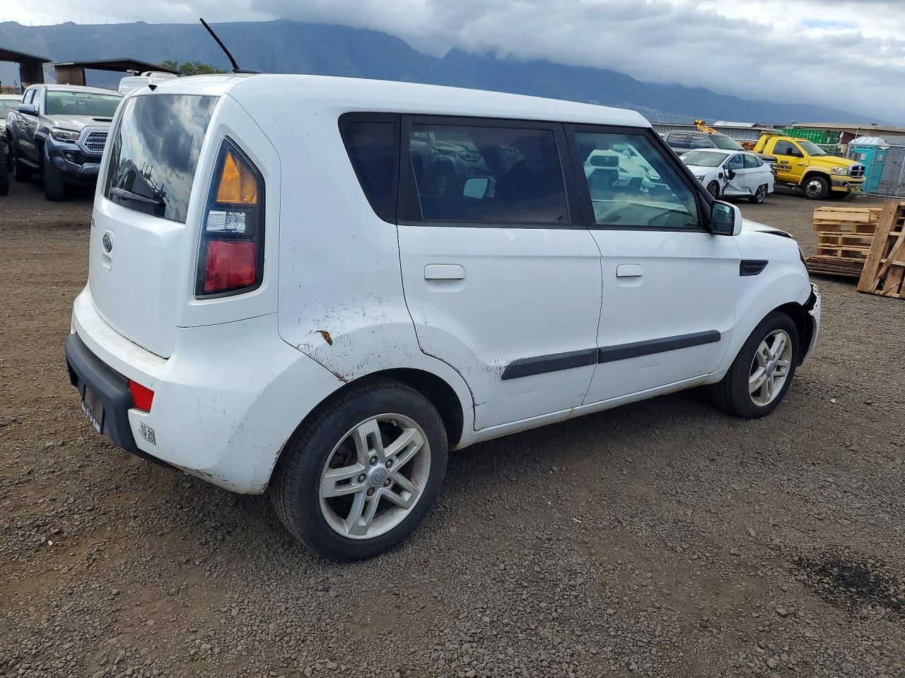 2010 KIA Soul +