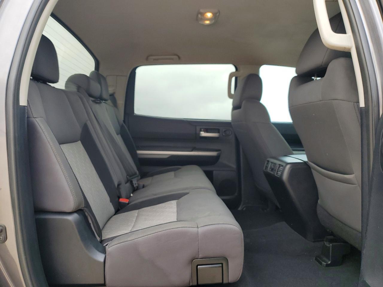 2015 Toyota Tundra SR5