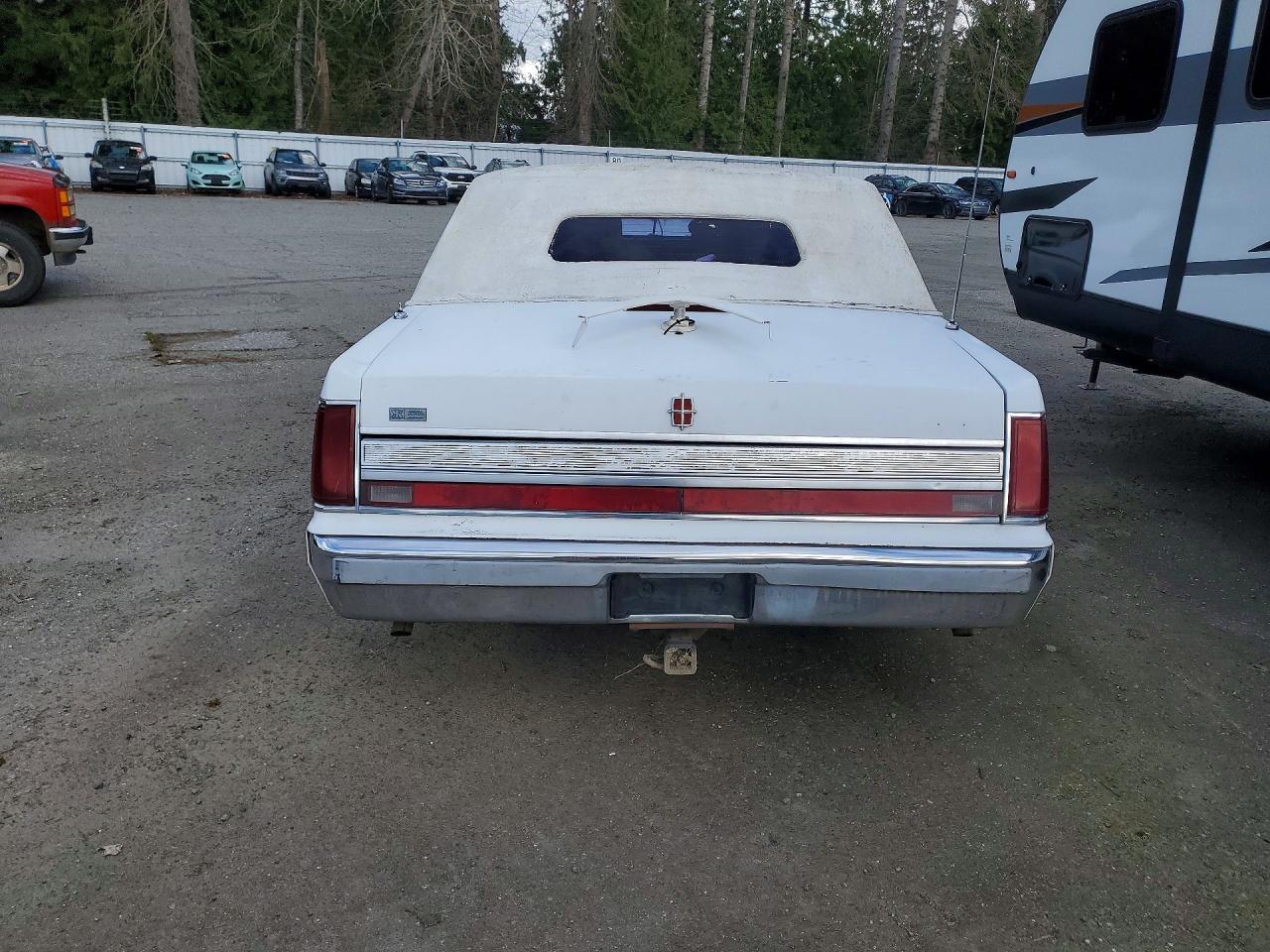 1989 Lincoln Townhouse Town car