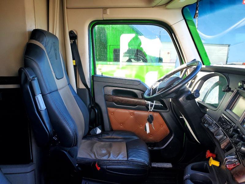 2023 Kenworth T680 Semi Truck