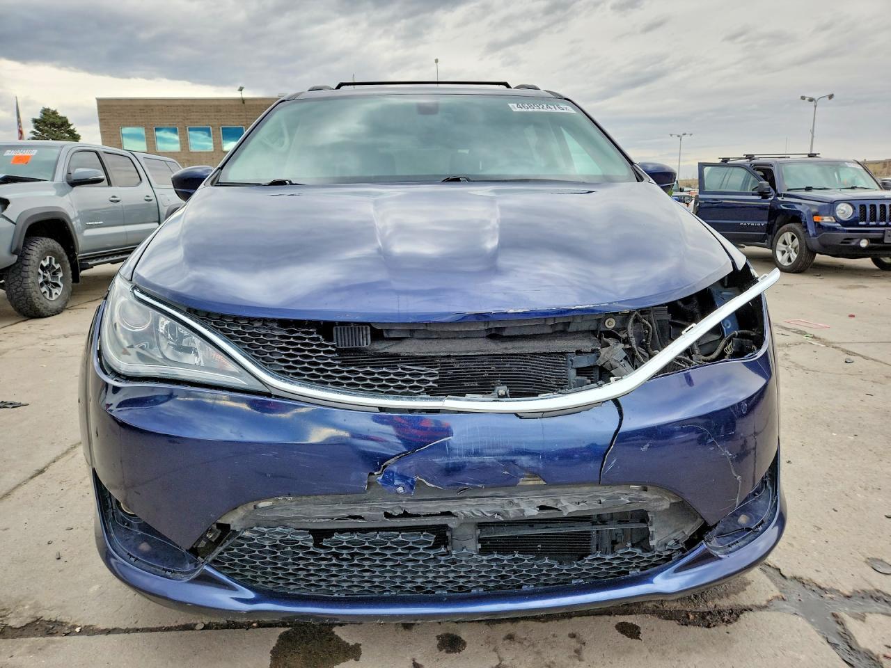 2017 Chrysler Pacifica Touring l