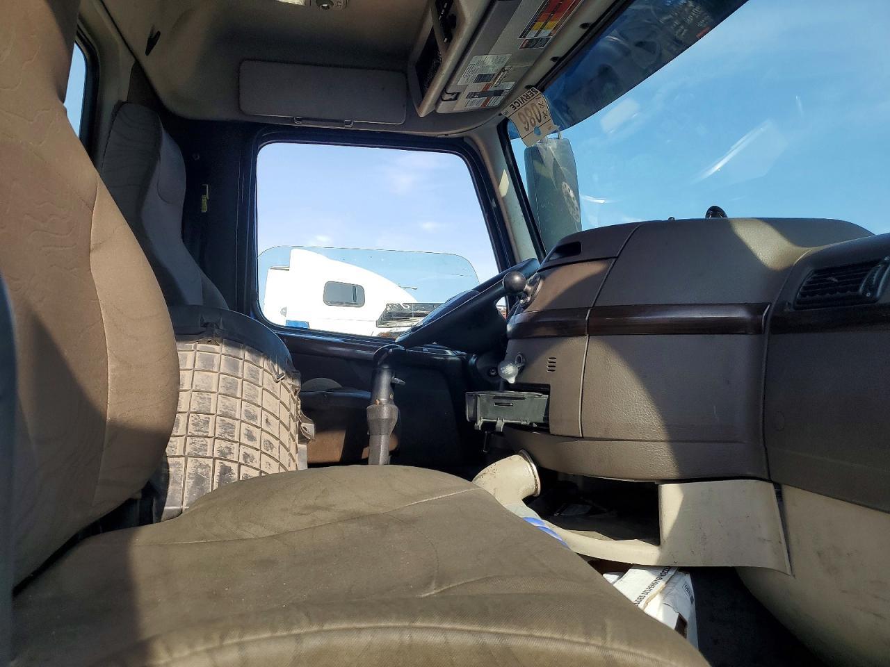 2018 Volv O VNL Semi Truck