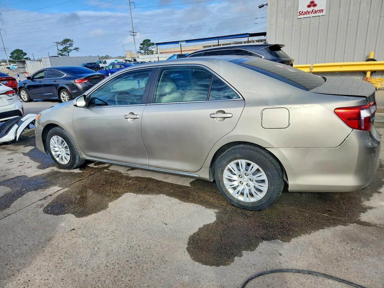 2014 Toyota Camry le