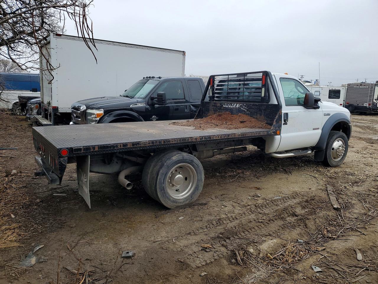 2005 Ford F450 Super Duty Flatbed Truck