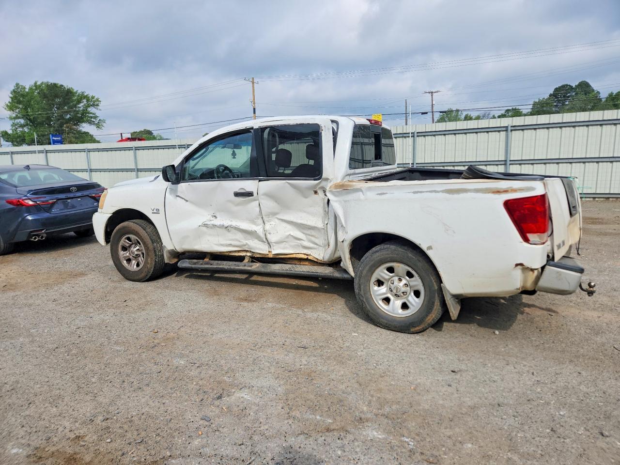 2004 Nissan Titan XE