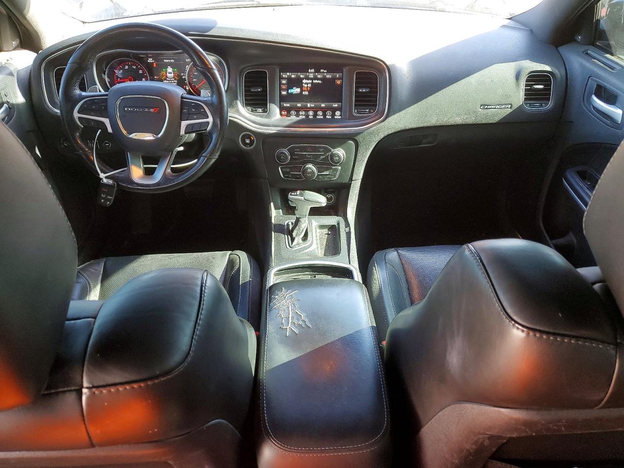 2018 Dodge Charger r