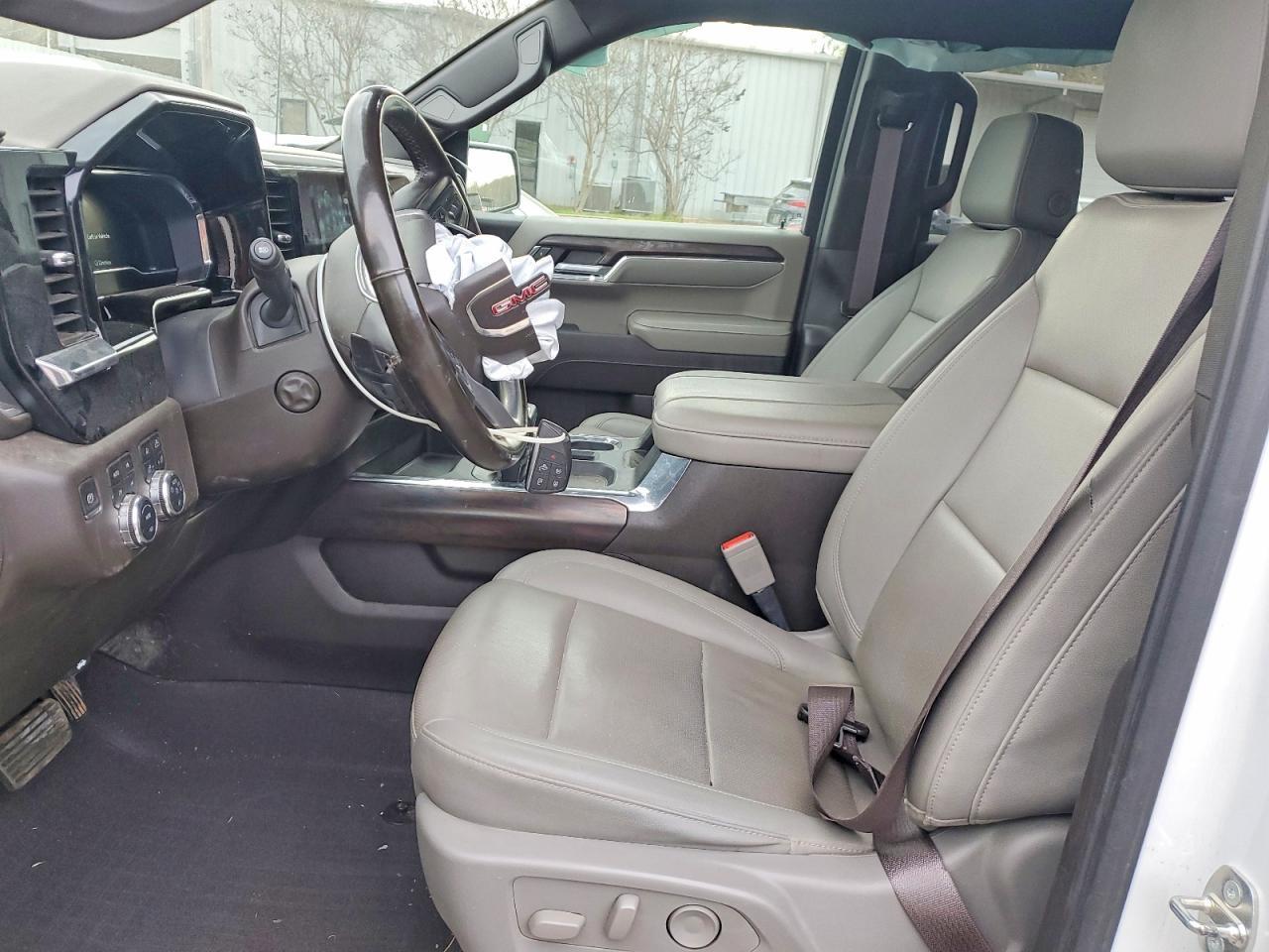 2024 GMC Sierra K1500 SLT