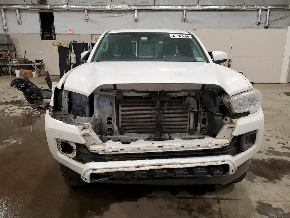 2016 Toyota Tacoma SR