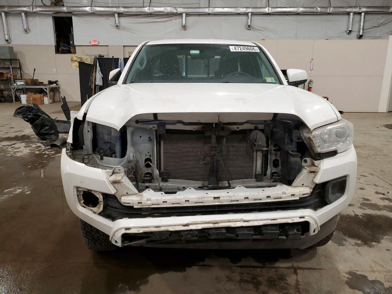 2016 Toyota Tacoma SR