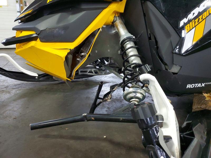 2016 Skidoo Blizzard 600 E-TEC 1