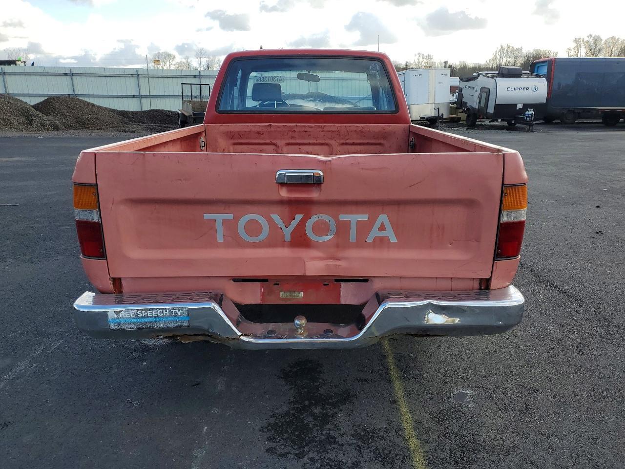 1989 Toyota Pickup Deluxe