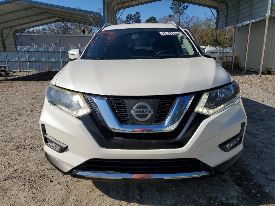 2017 Nissan Rogue sv