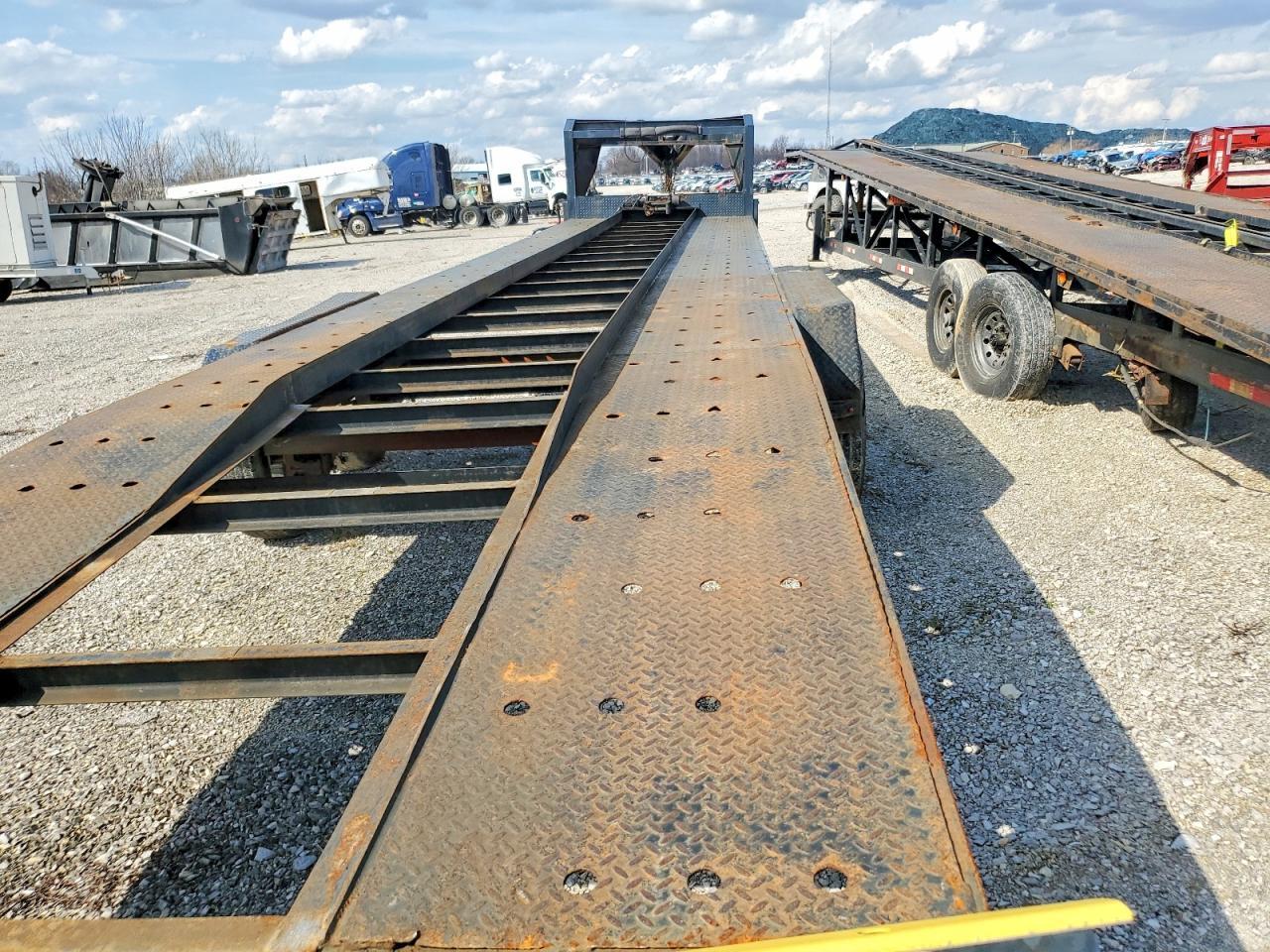 2022 Trailmaxx 4T9 Equipment Trailer