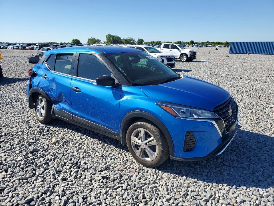 2023 Nissan Kicks s