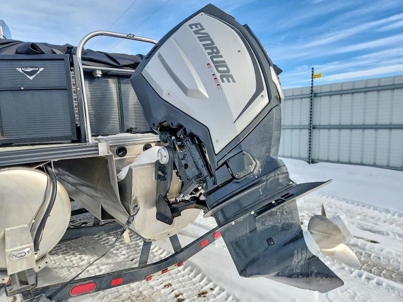 2019 Manitowoc 2019 Manitou Boat-Pontoon Boat