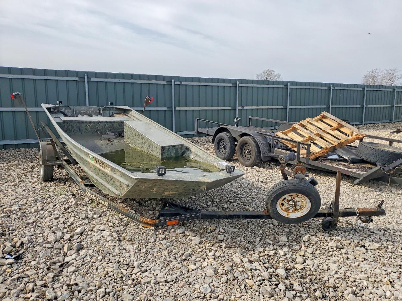 2000 Boat Boat