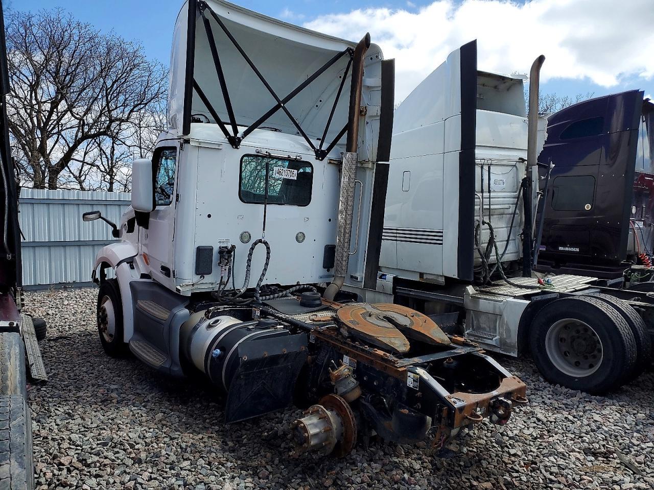 2018 Peterbilt 579 Semi Truck