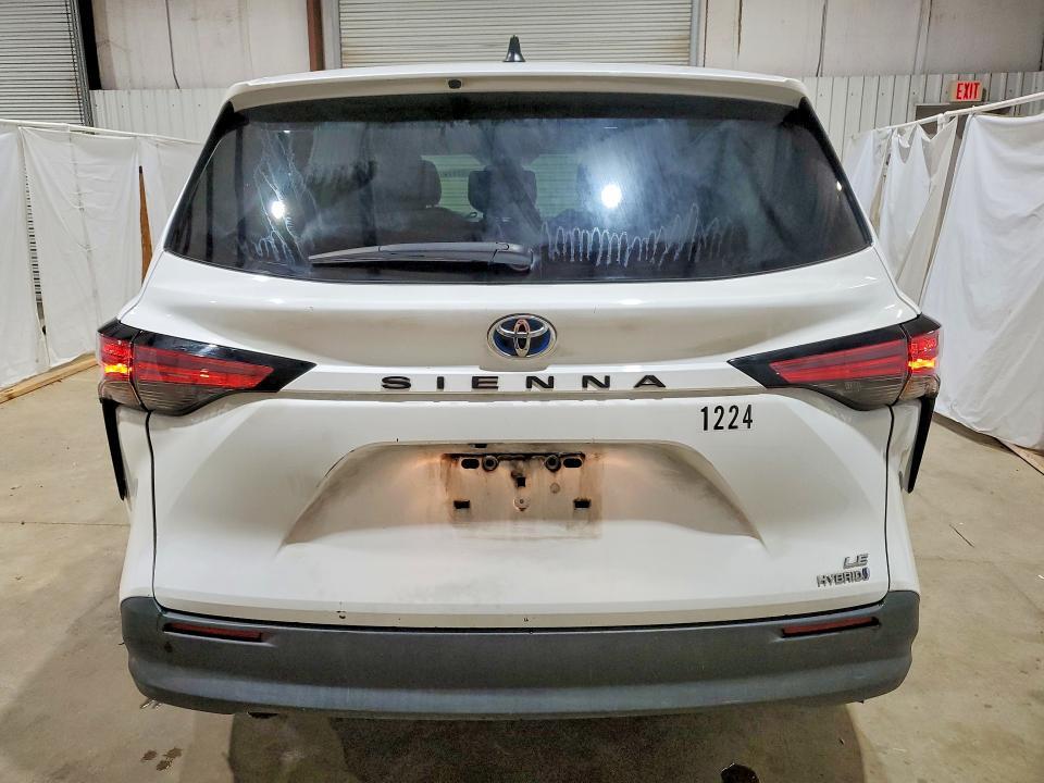 2021 Toyota Sienna le 8-passenger