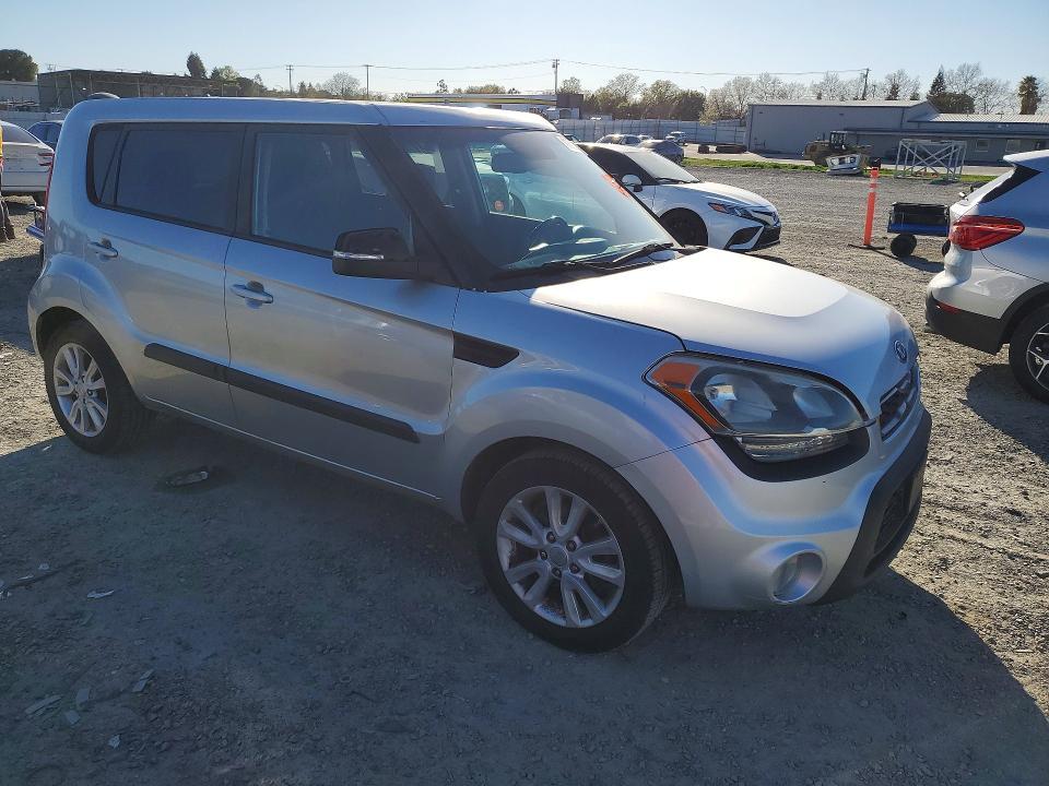 2013 KIA Soul +