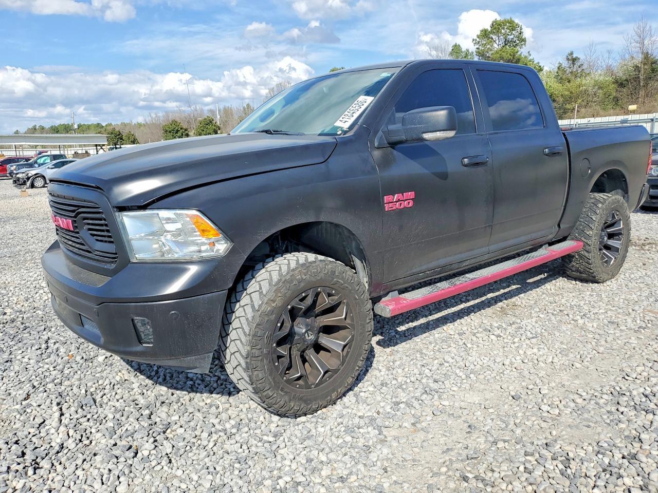 2017 Dodge RAM 1500 SLT