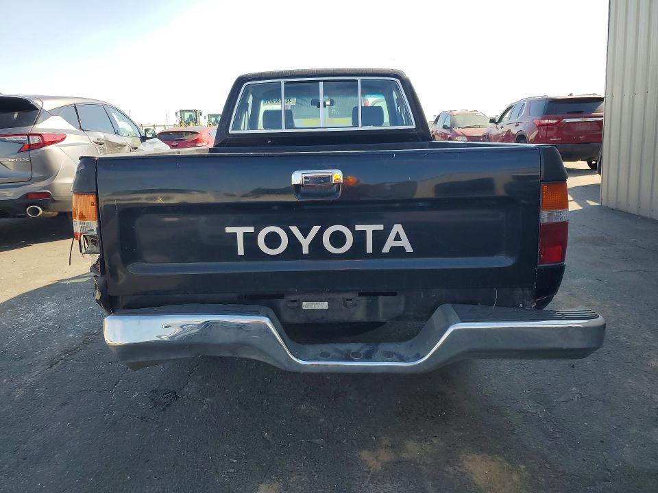 1990 Toyota Pickup Deluxe