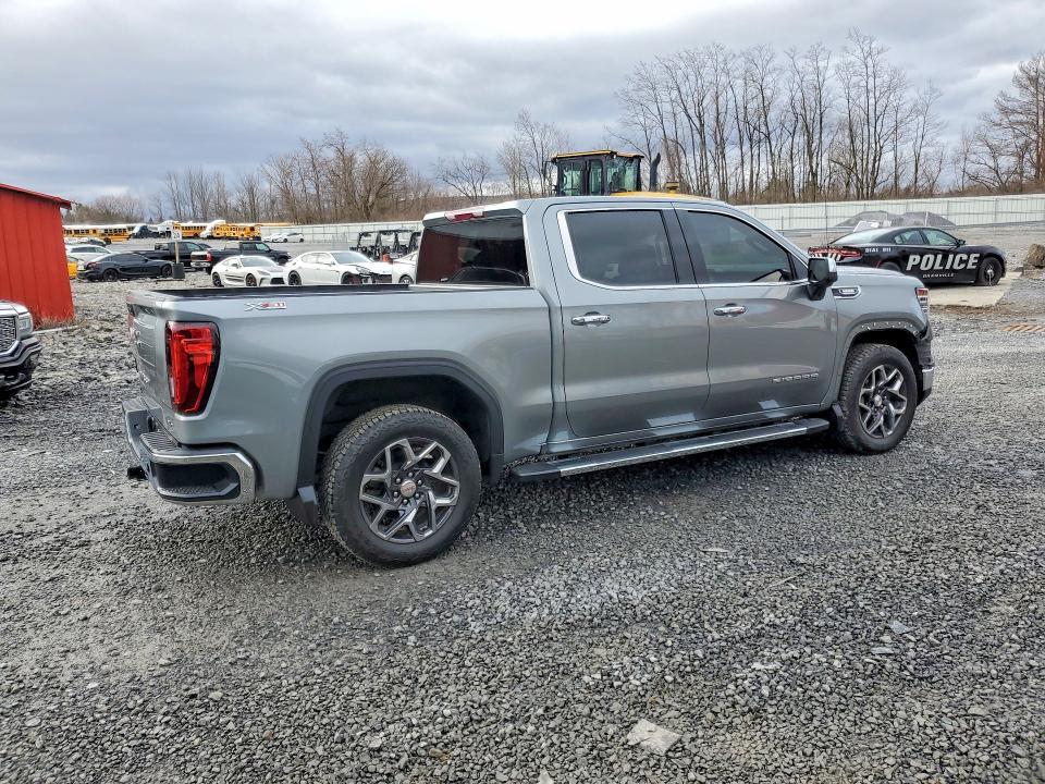 2026 GMC Sierra K1500 SLT