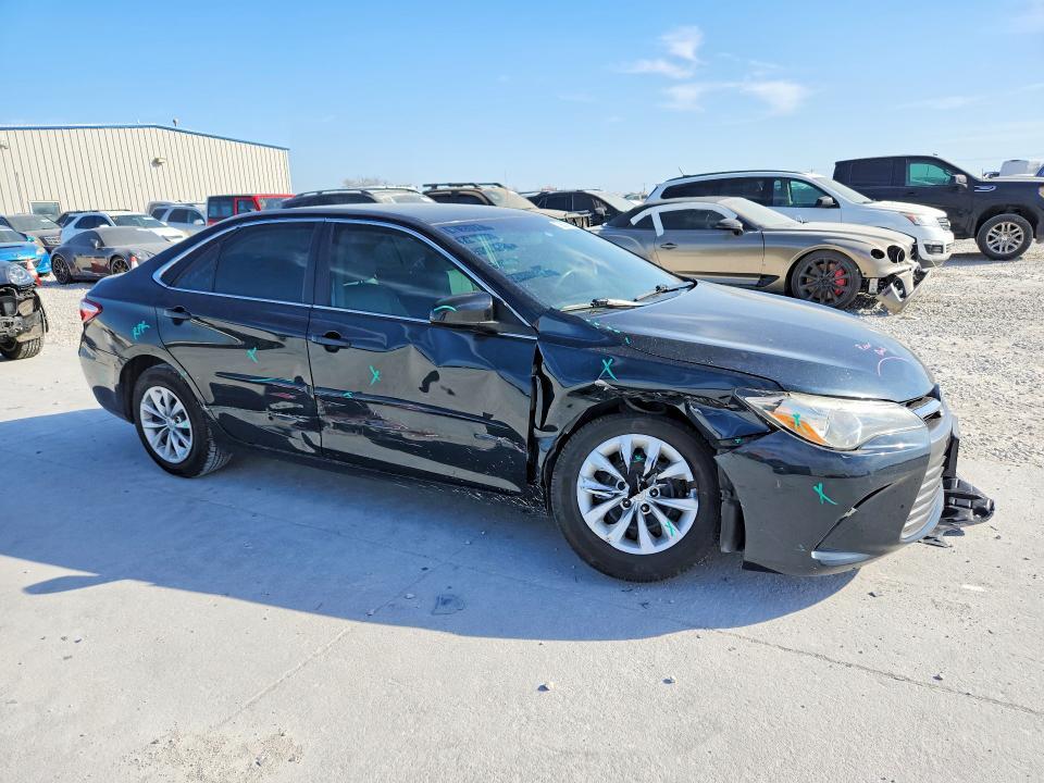 2015 Toyota Camry le