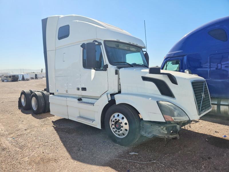 2013 Volvo Vnl Semi Truck