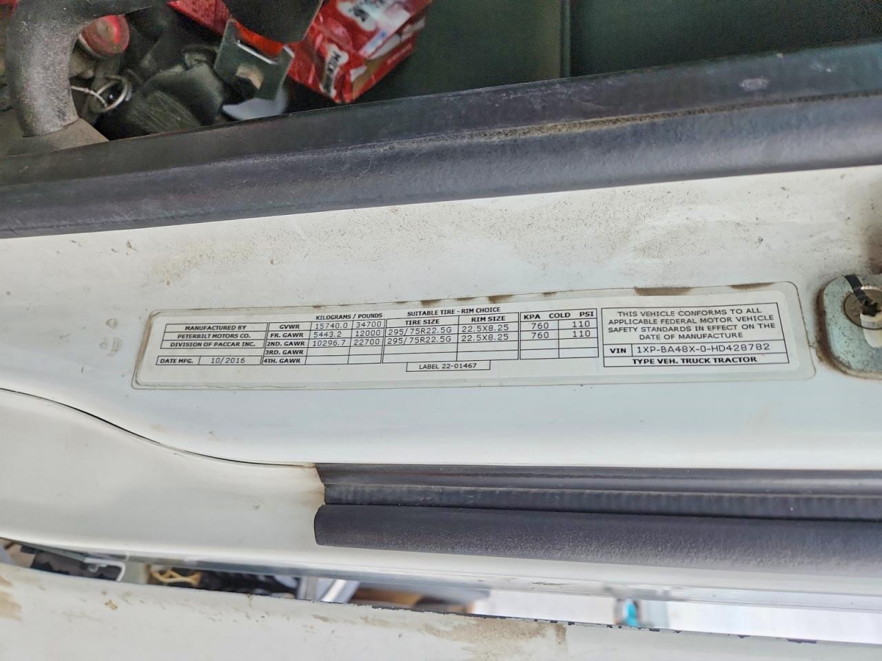 2017 Peterbilt 579 Semi Truck