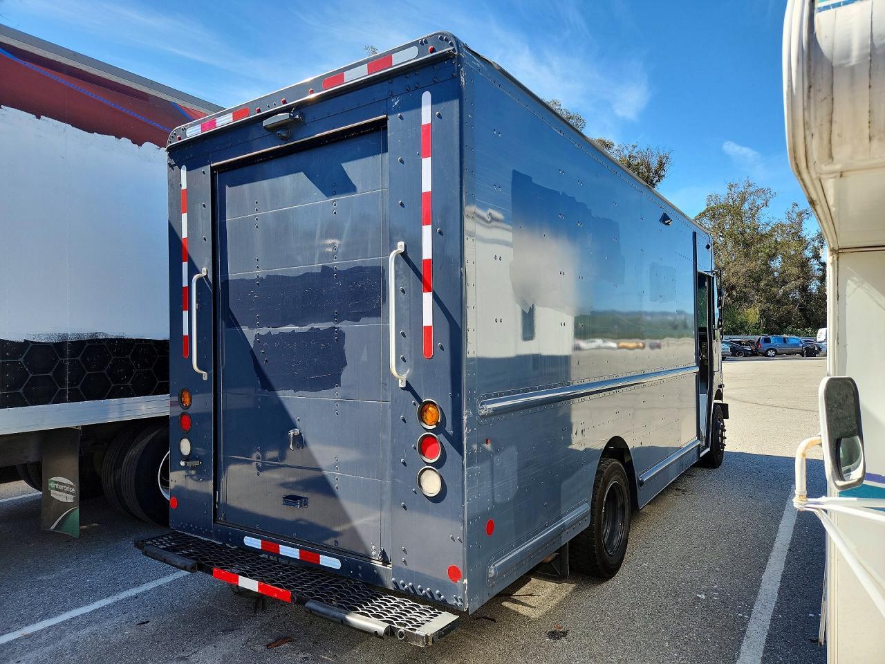 2020 Freightliner Chassis M Line WALK-IN Van