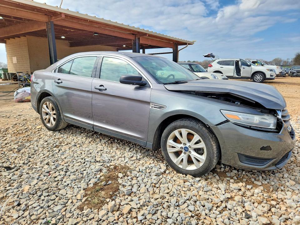 2013 Ford Taurus se