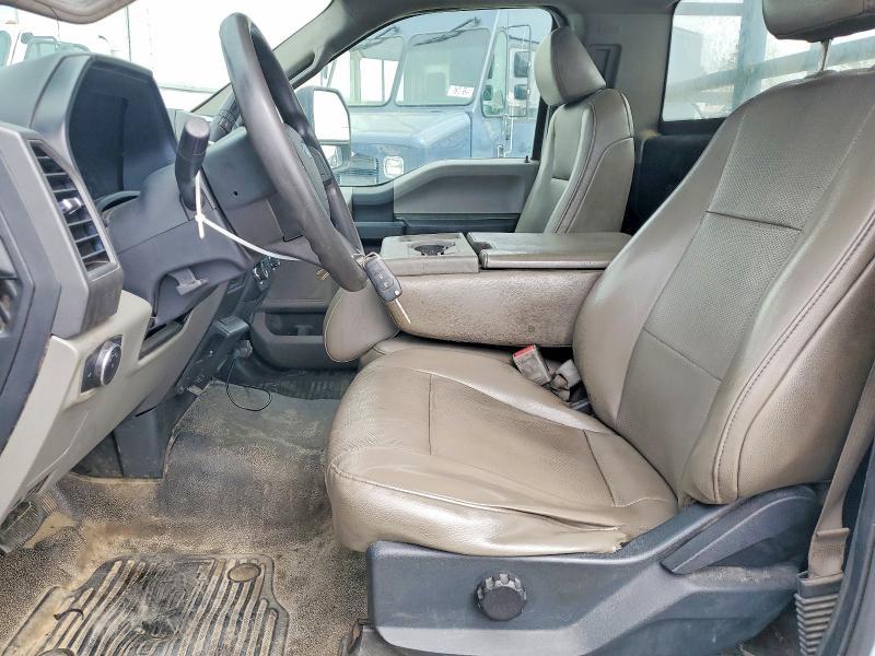 2017 Ford F550 Super Duty Flatbed Truck